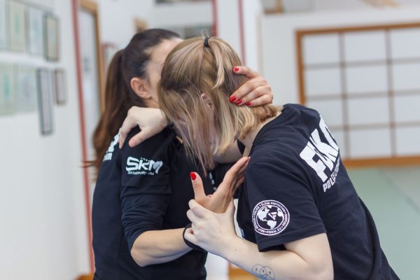 antiaggressione femminile fdkm